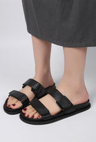 DOUBLE STRAP FLAT SLIDER SANDALS IN BLACK
