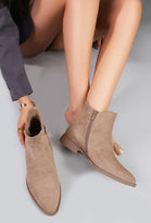 POINTED FLAT CHELSEA BOOTS IN KHAKI