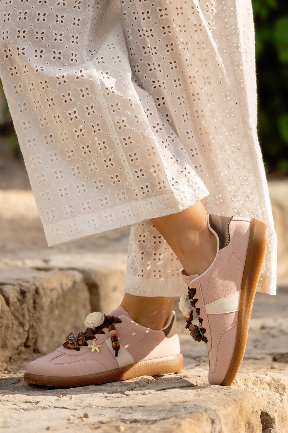 Pink Floral Charm Low-Top Sneakers Casual Urban Trainers