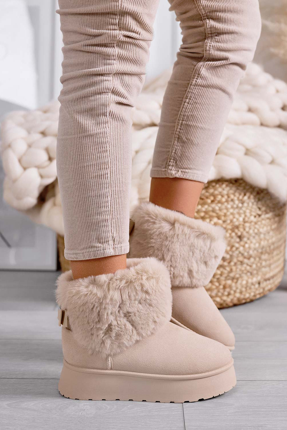 BEIGE SUEDE CHUNKY PLATFORM FAUX FUR SNOW BOOTS