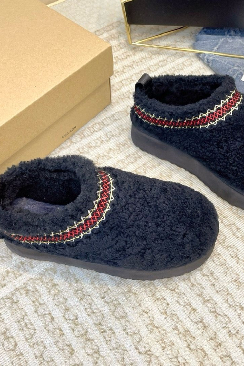 BLACK SHEARLING PLATFORM SLIPPERS AZTEC FAUX FUR LINED ANKLE BOOTS