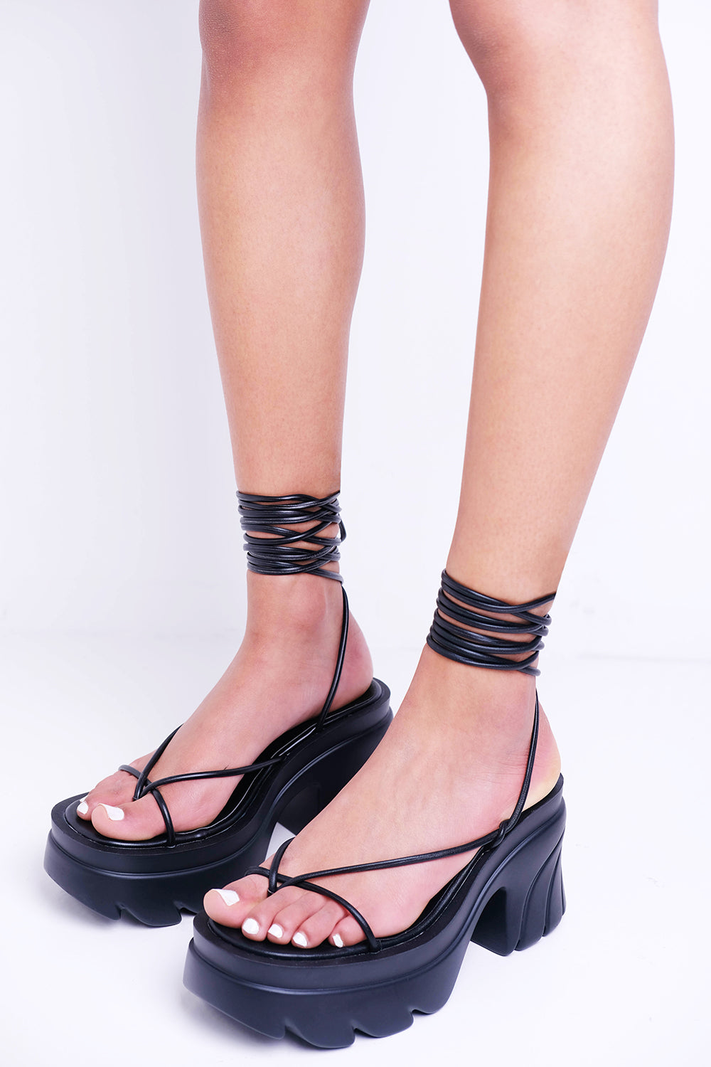 Black Strappy Sandal With Tow Thong & Leg Tie